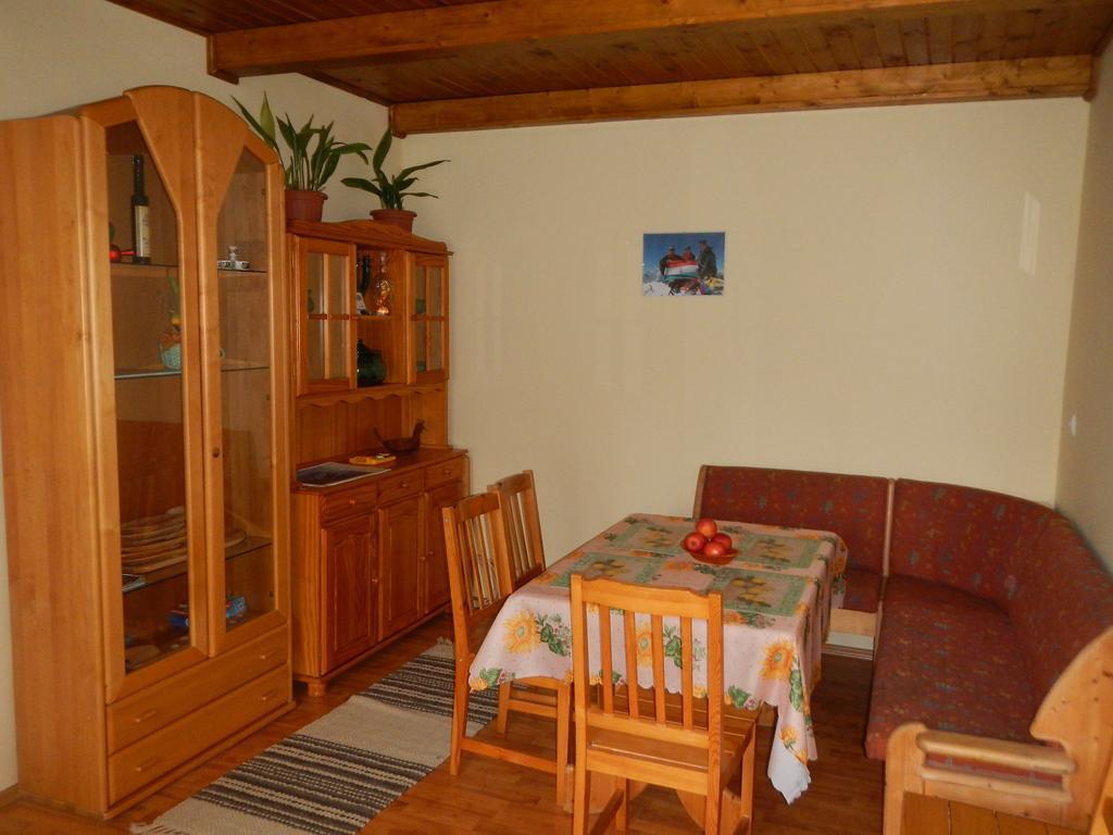 Zergeboglar Vendeghaz Villa Szilvásvárad Oda fotoğraf